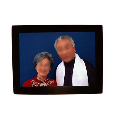 Memorijalni portret u boji pravokutnika od jantarne smole